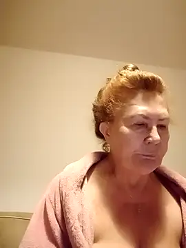 Hottie-Mom online show from 27, 9, 2025