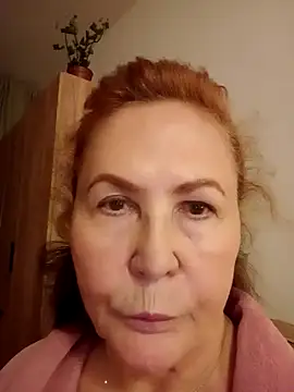 Hottie-Mom online show from 8, 10, 2025