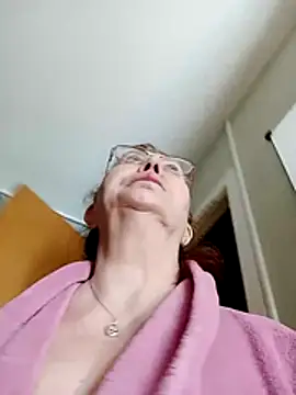 Hottie-Mom online show from 29, 5, 2026