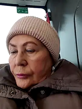 Snapshot of Hottie-Mom chatting on 16, 2, 2026 Hottie-Mom online show from 16, 2, 2026