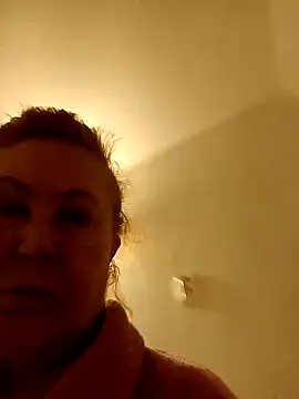 Hottie-Mom online show from 5, 11, 2025