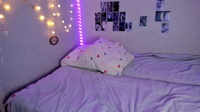 Snapshot of YunaPeace chatting on 19, 11, 2025 YunaPeace online show from 19, 11, 2025