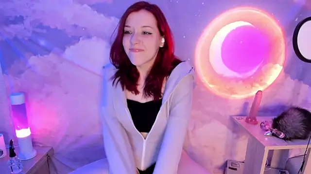 YunaPeace online show from 22, 4, 2026