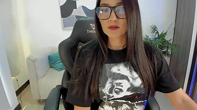 SaraParker  online show from 21, 3, 2025