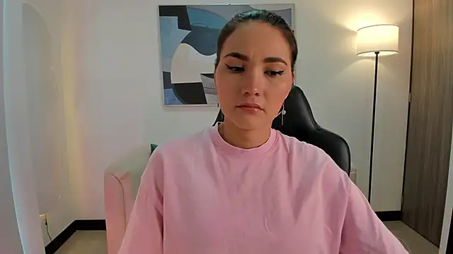 SaraParker  online show from 4, 11, 2025