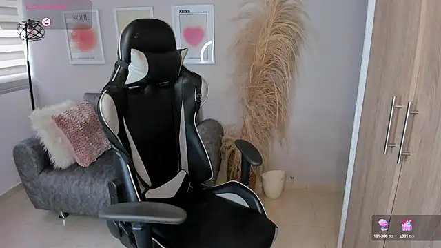 ashley 23  online show from 9, 10, 2025