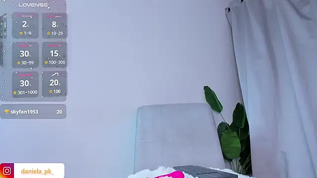 Snapshot of roxy_pk_ chatting on 13, 3, 2025 roxy pk online show from 13, 3, 2025