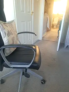 Snapshot of Emily_English57 chatting on 2, 12, 2025 Emily English57 online show from 2, 12, 2025