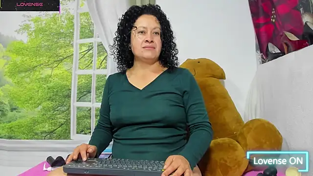 Snapshot of nikool32 chatting on 6, 4, 2026 nikool32 online show from 6, 4, 2026