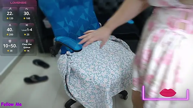 Kerly Doll online show from 6, 10, 2025