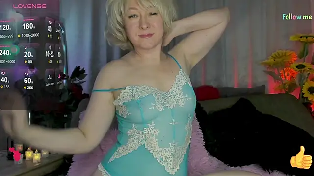 Mia Wintermood online show from 7, 10, 2025