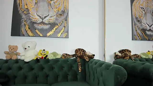 Snapshot of AnnaKarin chatting on 2, 12, 2025 AnnaKarin online show from 2, 12, 2025