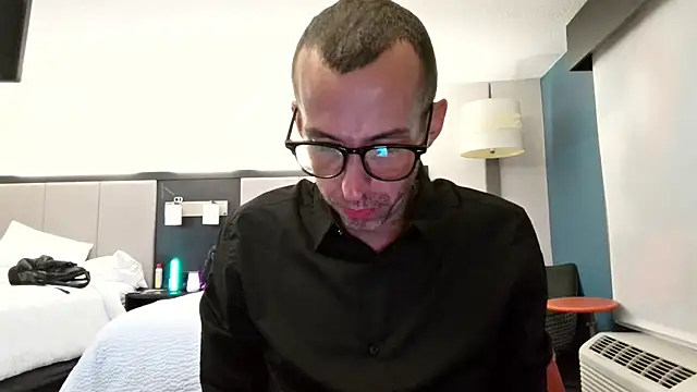 Snapshot of smokenstrokex chatting on 6, 10, 2025 smokenstrokex online show from 6, 10, 2025