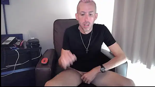 Snapshot of smokenstrokex chatting on 17, 5, 2026 smokenstrokex online show from 17, 5, 2026