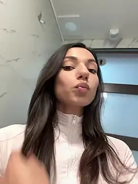  MiaQueen  online show from 4, 2, 2026