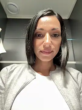  MiaQueen  online show from 19, 9, 2025