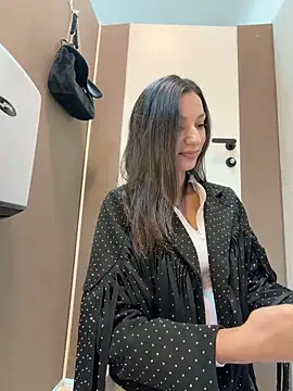  MiaQueen  online show from 7, 11, 2025