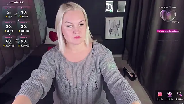 YolandaKiss online show from 10, 10, 2025