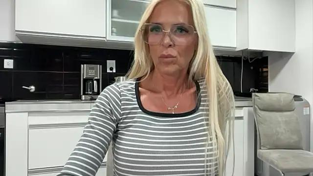 Reyna63 online show from 28, 4, 2026