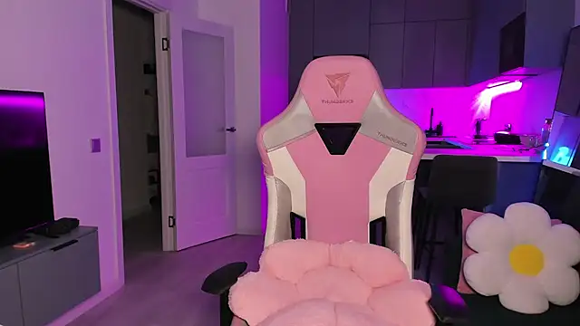 wow lovie online show from 5, 10, 2025