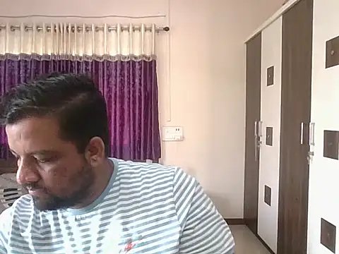 Snapshot of dhruv_love chatting on 14, 11, 2025 dhruv love online show from 14, 11, 2025