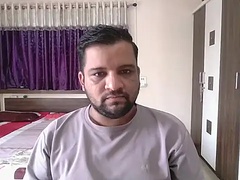 Snapshot of dhruv_love chatting on 18, 9, 2025 dhruv love online show from 18, 9, 2025