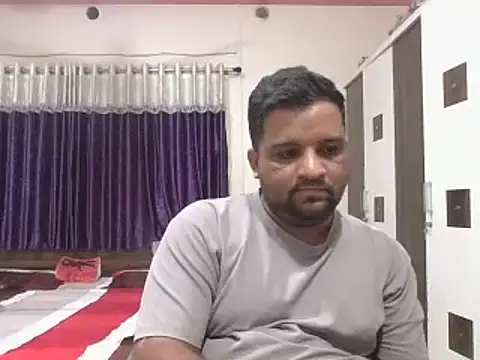 Snapshot of dhruv_love chatting on 9, 6, 2026 dhruv love online show from 9, 6, 2026