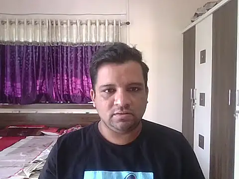 Snapshot of dhruv_love chatting on 6, 10, 2025 dhruv love online show from 6, 10, 2025