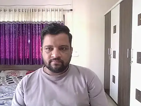 Snapshot of dhruv_love chatting on 13, 11, 2025 dhruv love online show from 13, 11, 2025