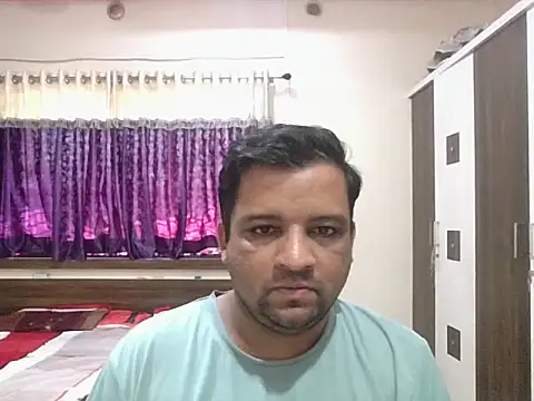 Snapshot of dhruv_love chatting on 8, 10, 2025 dhruv love online show from 8, 10, 2025