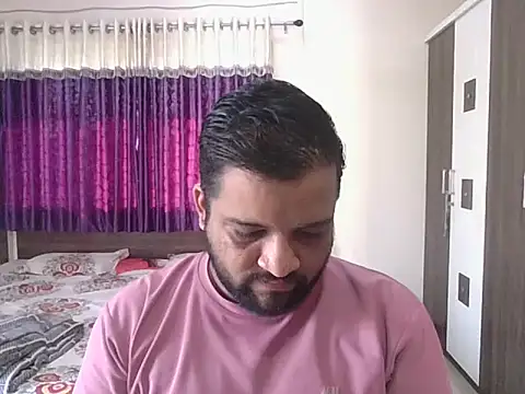 Snapshot of dhruv_love chatting on 18, 11, 2025 dhruv love online show from 18, 11, 2025