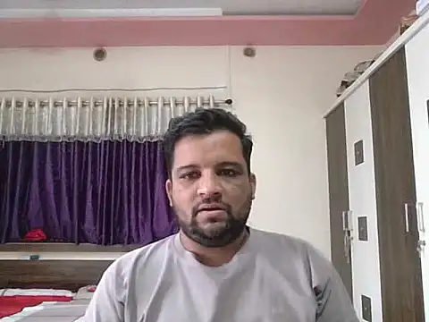 Snapshot of dhruv_love chatting on 15, 9, 2025 dhruv love online show from 15, 9, 2025