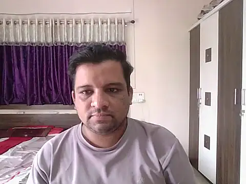 Snapshot of dhruv_love chatting on 7, 10, 2025 dhruv love online show from 7, 10, 2025