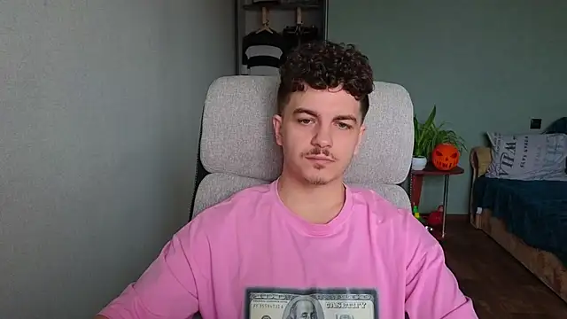 Snapshot of Remy_Miles chatting on 28, 11, 2025 Remy Miles online show from 28, 11, 2025