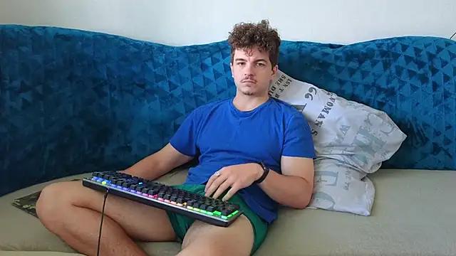 Snapshot of Remy_Miles chatting on 15, 9, 2025 Remy Miles online show from 15, 9, 2025