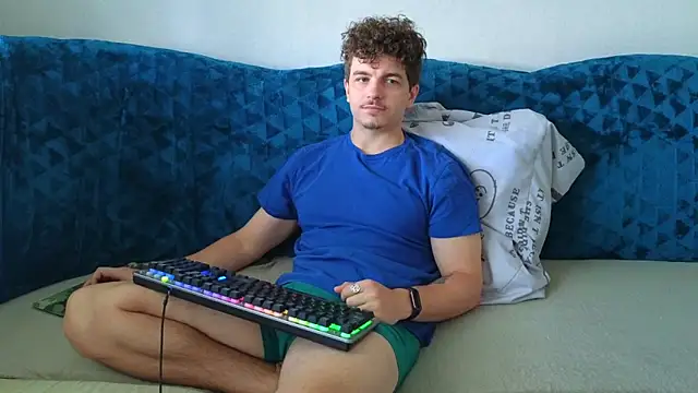 Snapshot of Remy_Miles chatting on 14, 9, 2025 Remy Miles online show from 14, 9, 2025