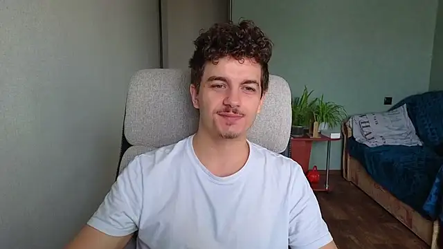 Snapshot of Remy_Miles chatting on 24, 10, 2025 Remy Miles online show from 24, 10, 2025