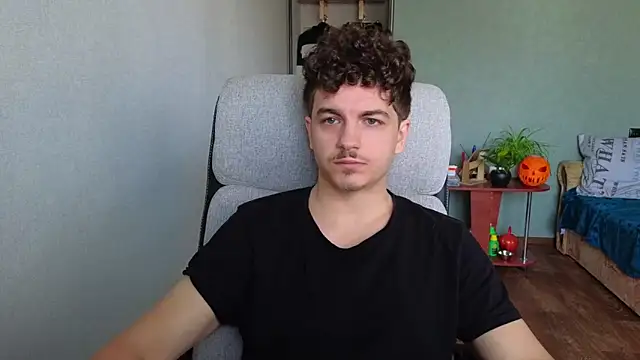 Snapshot of Remy_Miles chatting on 22, 11, 2025 Remy Miles online show from 22, 11, 2025