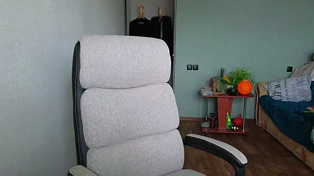 Snapshot of Remy_Miles chatting on 17, 11, 2025 Remy Miles online show from 17, 11, 2025