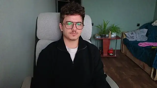 Snapshot of Remy_Miles chatting on 9, 11, 2025 Remy Miles online show from 9, 11, 2025