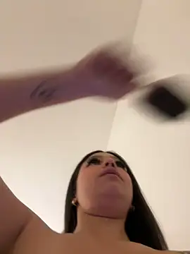 Snapshot of Alyshanon18 chatting on 2, 3, 2025 Alyshanon18 online show from 2, 3, 2025