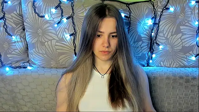 MaggieCake online show from 4, 5, 2026