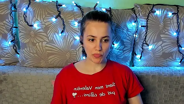 MaggieCake online show from 5, 3, 2026