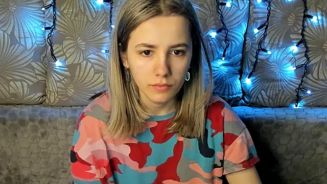 MaggieCake online show from 11, 3, 2025