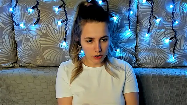 MaggieCake online show from 9, 3, 2026