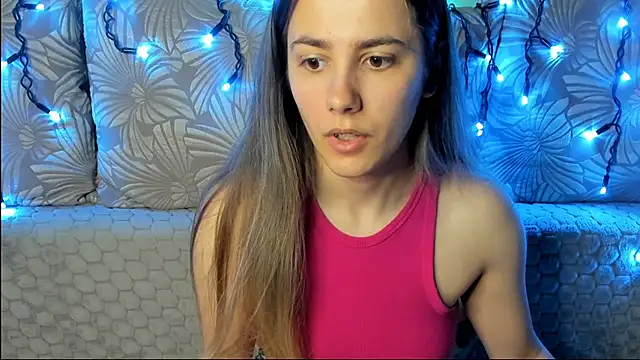 Snapshot of MaggieCake chatting on 7, 6, 2026 MaggieCake online show from 7, 6, 2026