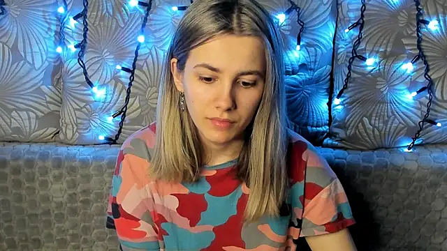 MaggieCake online show from 12, 3, 2025