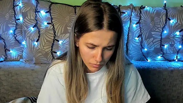 MaggieCake online show from 11, 11, 2025