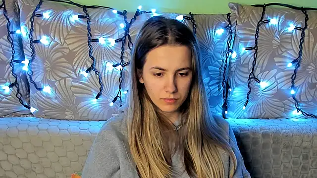 MaggieCake online show from 12, 2, 2026