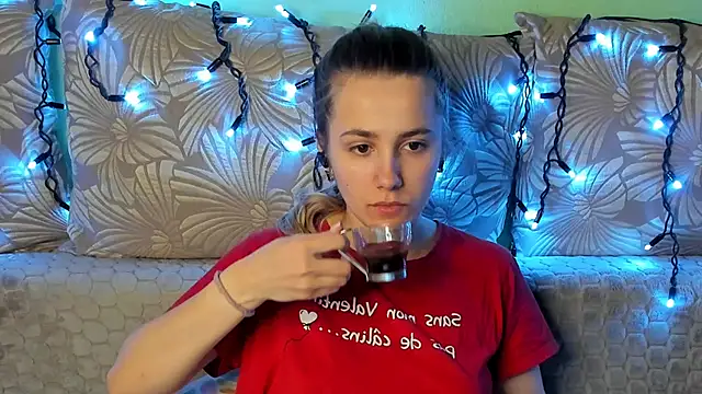 MaggieCake online show from 4, 3, 2026